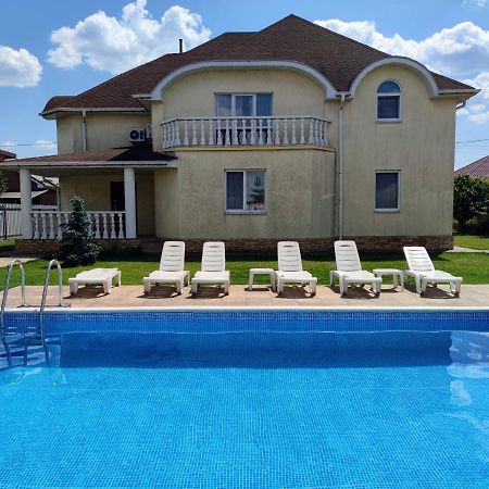 Дом С Бассейном И Сауной Villa Boryspil Exterior photo