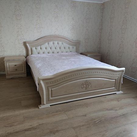 Дом С Бассейном И Сауной Villa Boryspil Exterior photo