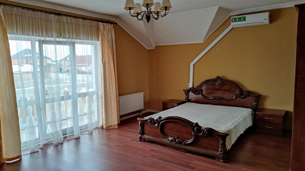 Дом С Бассейном И Сауной Villa Boryspil Exterior photo