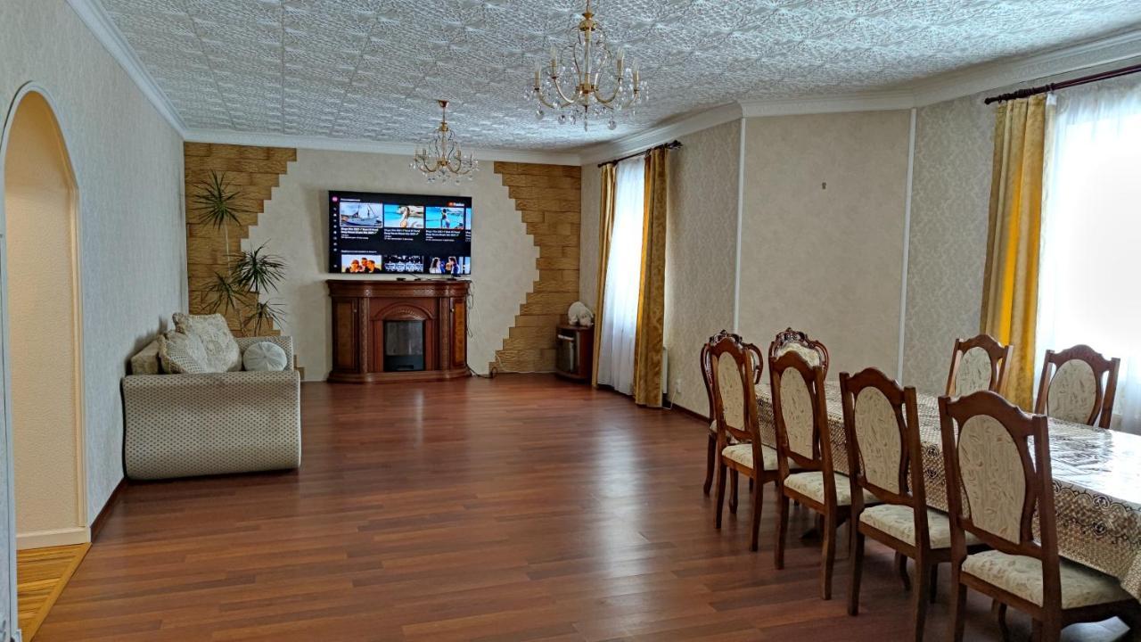 Дом С Бассейном И Сауной Villa Boryspil Exterior photo