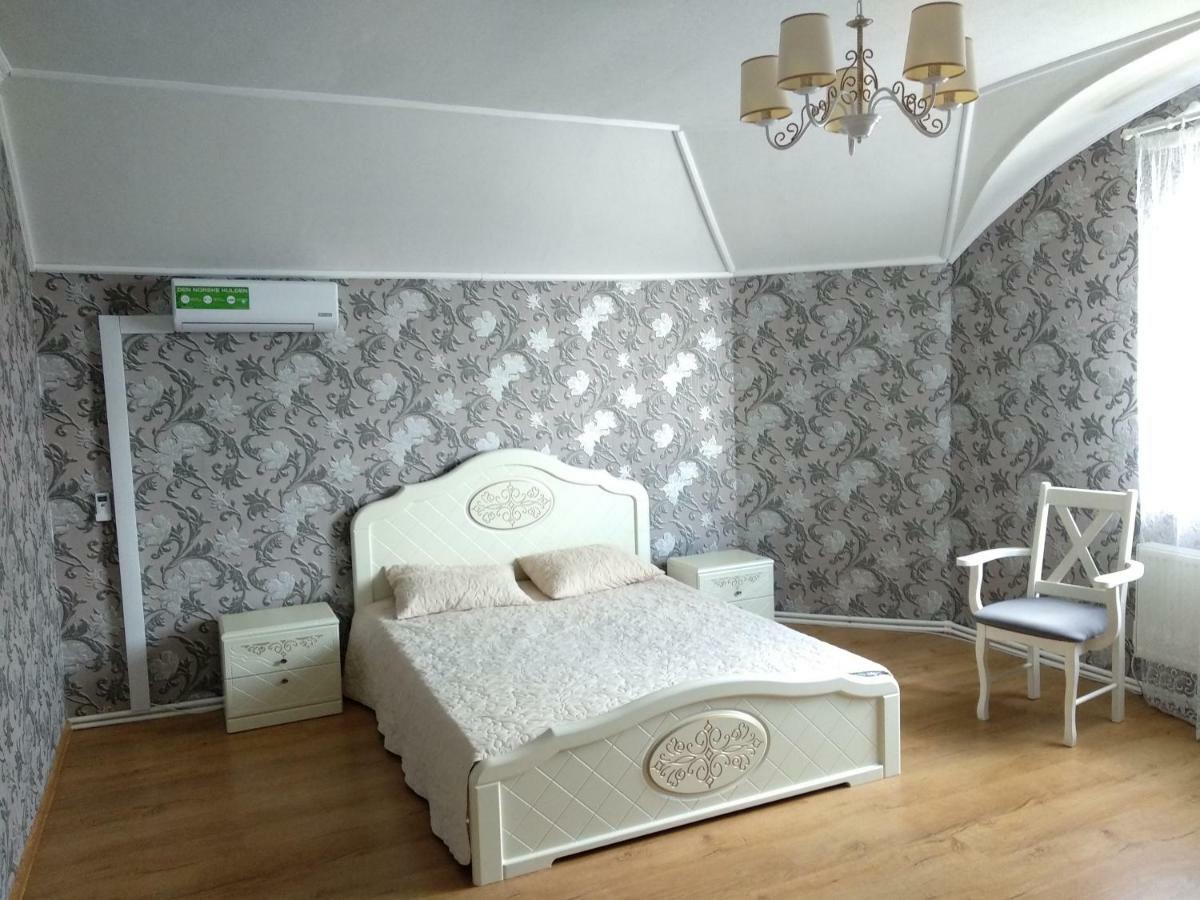 Дом С Бассейном И Сауной Villa Boryspil Exterior photo